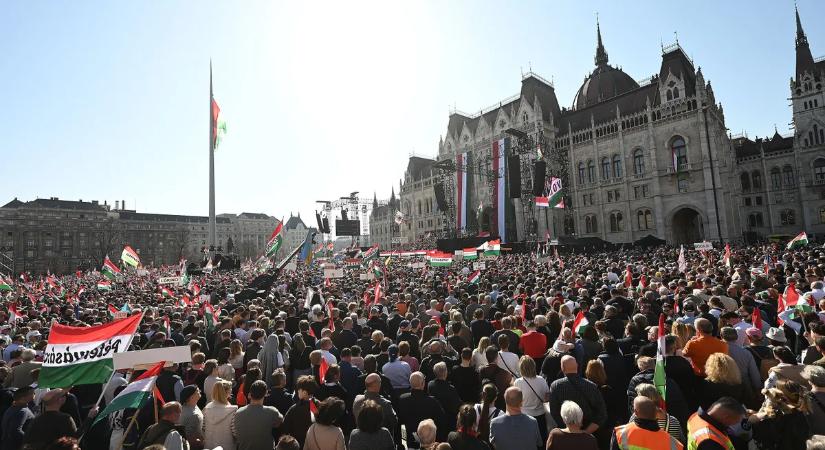 „Azért vagyok itt, hogy példát mutassak a gyerekeimnek” – a Békemenet résztvevőit kérdeztük