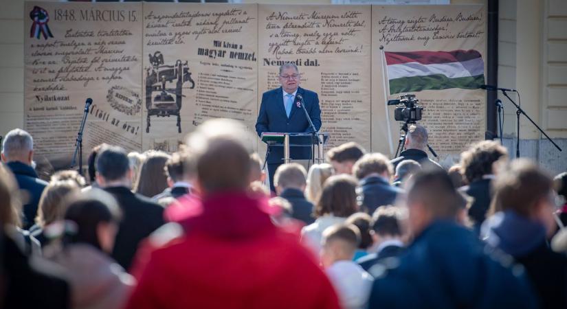 Így emlékeztek a forradalom hőseire Hajdúszoboszlón - fotókkal, videóval!