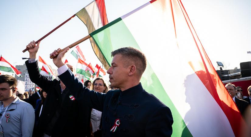 Puzsér Róbert a Nemzeti Meneten: Ha a Tisza győz, akkor is kemény polgári kontroll kell
