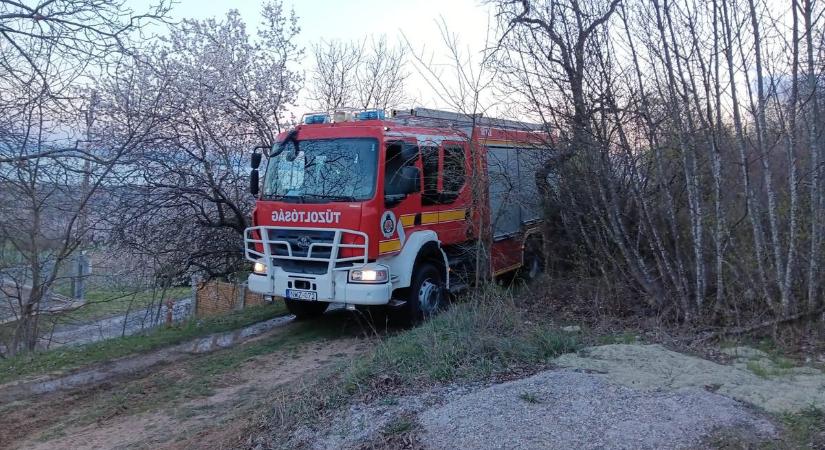 Helyszíni fotók a szombati csopaki tűzről