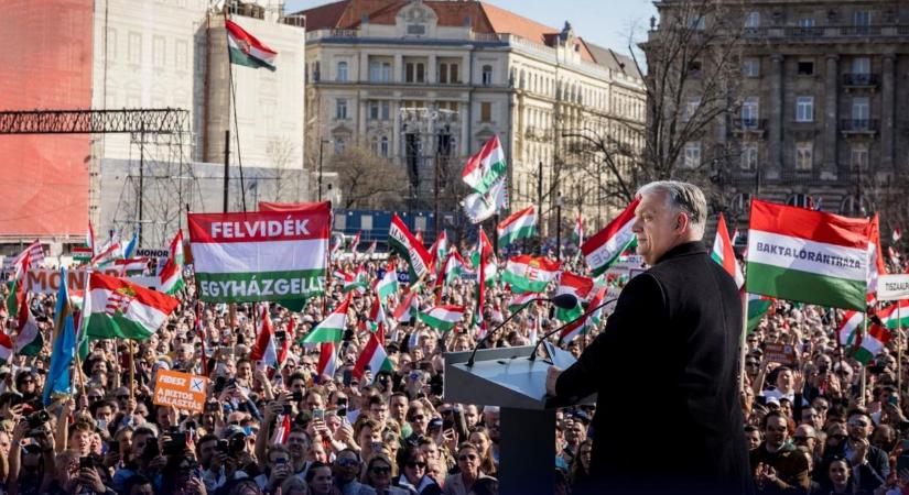 Orbán Viktor: Brüsszel elvenné a rezsicsökkentést és a 13. havi nyugdíjat a „szolgaság 12 pontjával”