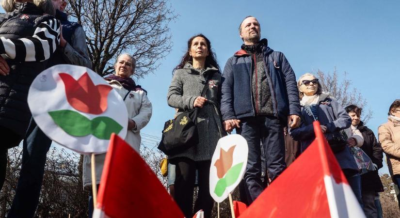 Koszorúzással és ünnepi műsorral emlékeztek az 1848–49-es hősökre Veszprémben (galéria, videó)