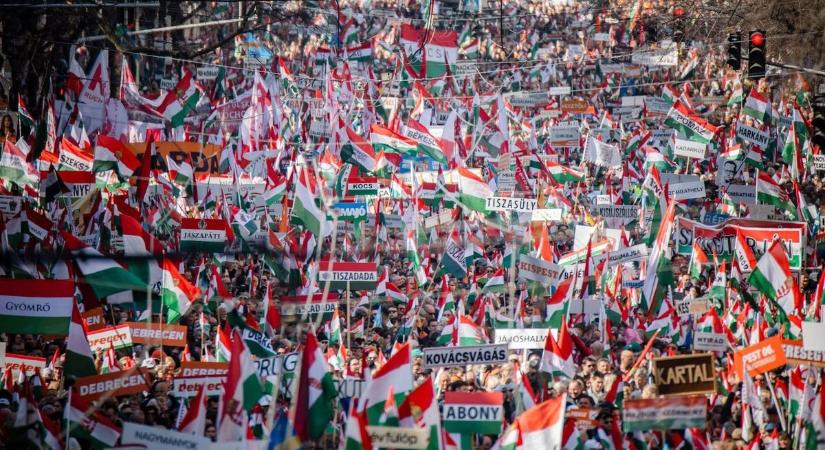 Orbán Viktor üzent a Kossuth térről: most dől el, merre megy Magyarország