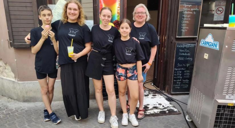 "A színkör azért lett kör, mert a tagok közt mindenki egyenlő" – az Ostorosi Szikra Színkör vezetőjével beszélgettünk