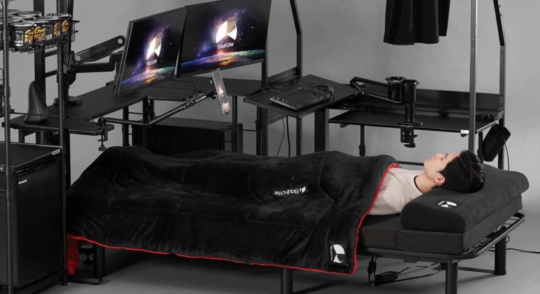 A japán zsenialitás megalkotta a legkényelmesebb gamer ágyat, amiből ki se kell kellned