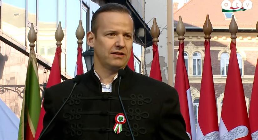 „Azt üzenem a magyarság ellenségeinek, hogy jogos a félelmük” – Toroczkai László a Pilvax közből üzent a népnek