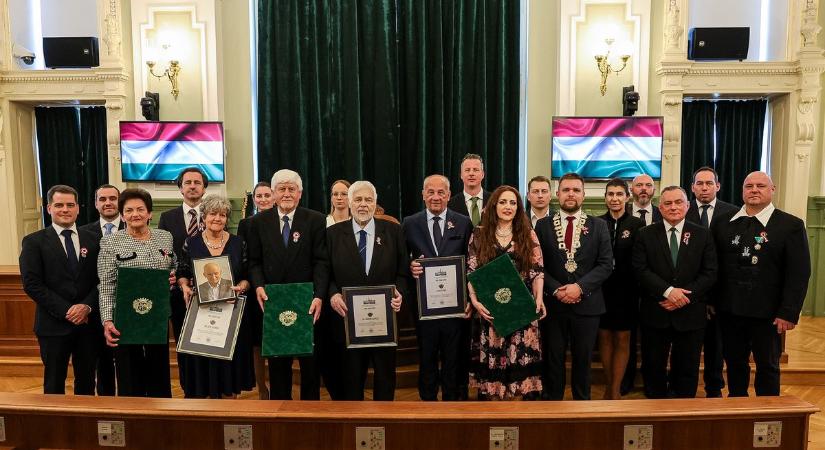 Ők vehették át idén a kitüntetésüket a díszközgyűlésen Győrben - fotók, videó
