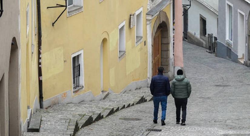 Késsel támadtak rá több emberre Linz belvárosában