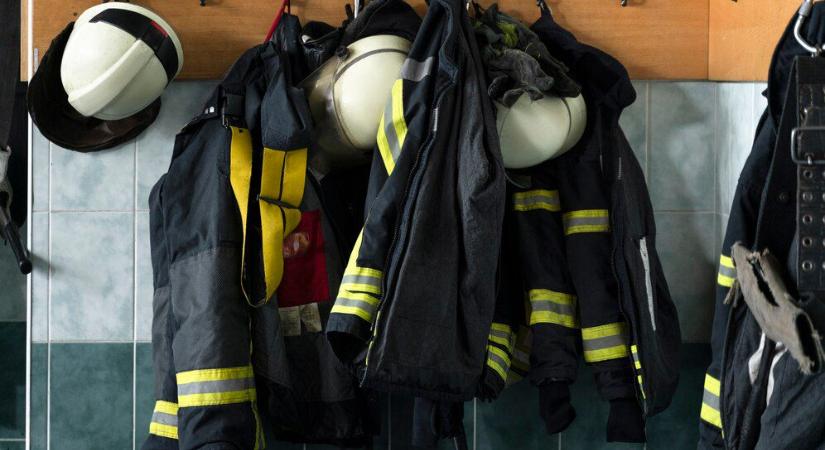 Mentő érkezett a sárospataki garázstűzhöz