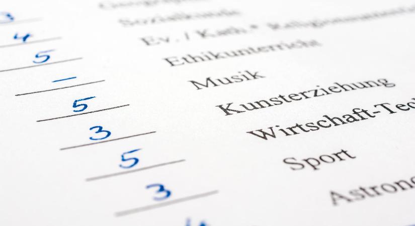 Papp Sándor Zsigmond: Gondolkodjunk fenékkel