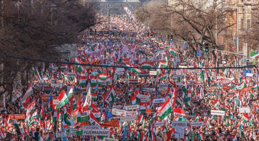 Itt vannak a mérések, ennyivel voltak többen a Békemeneten, mint a Tisza Párt rendezvényén