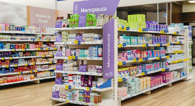 Tabudöntögető polcok a győri Tescóban: segítség a változókorban