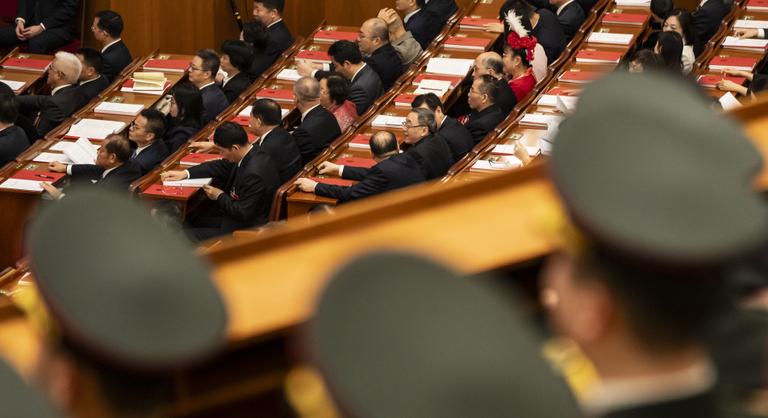 Kína ugrásra készen vár az új háború miatt