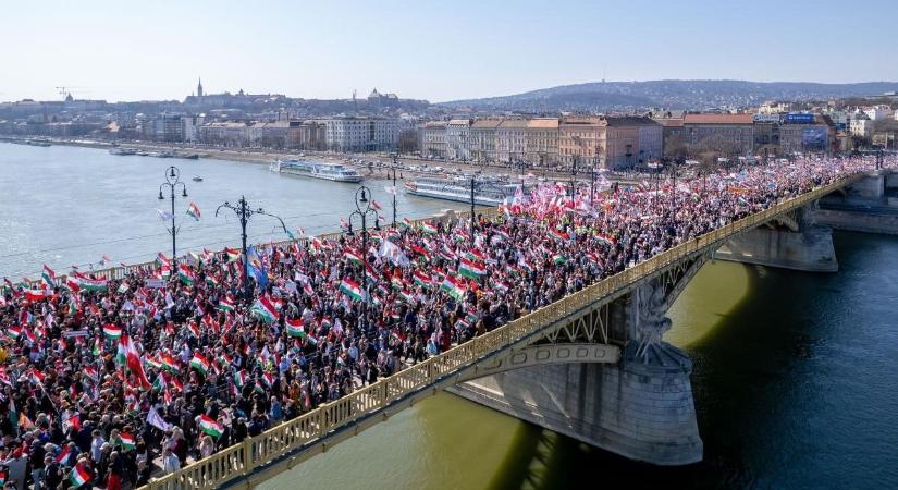 Itt vannak a számok: kiderült, melyik ünnepi meneten mennyien vettek részt
