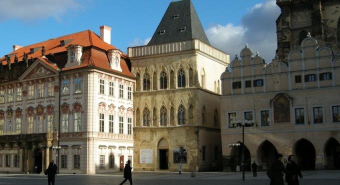 HASONMÁSOK MINDEN MÉDIUMBAN The Double / Kiállítás a Prágai Városi Galéria Kőharang Házában