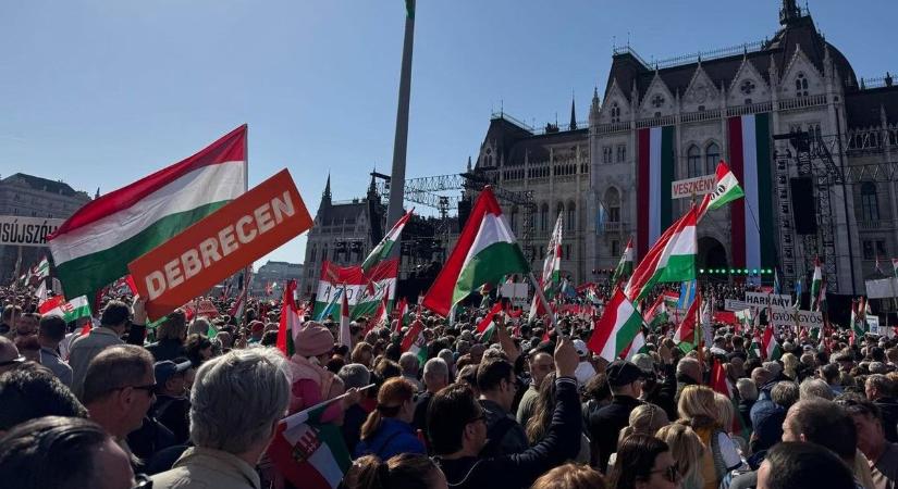 „A tét, hogy Magyarország a béke szigete maradjon” – így értékelték a budapesti Békemenetet a hajdú-bihariak