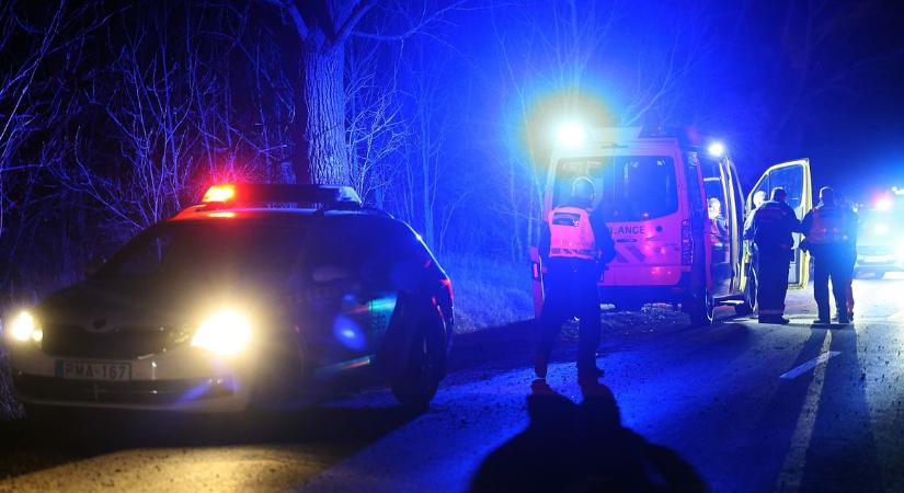 Karambol Kiskunmajsánál: az egyik autó sofőrje elmenekült a helyszínről – fotók, videó