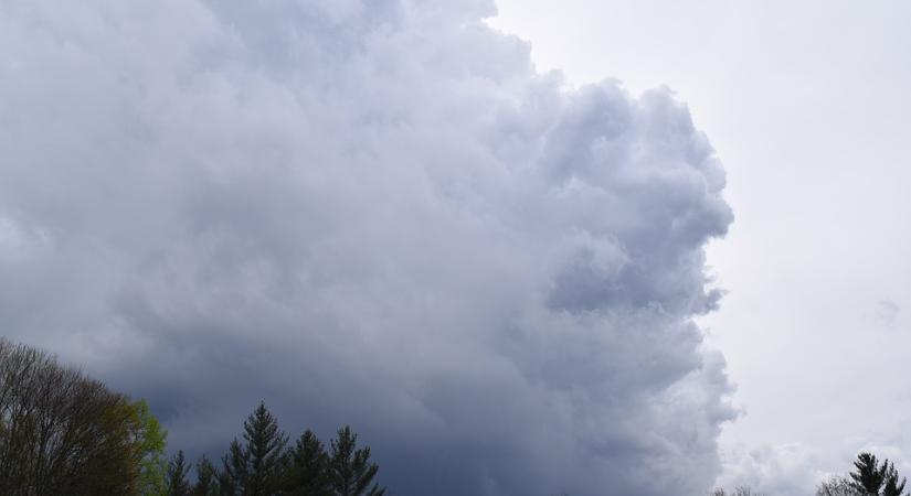 Időjárás: nő az eső, zápor esélye