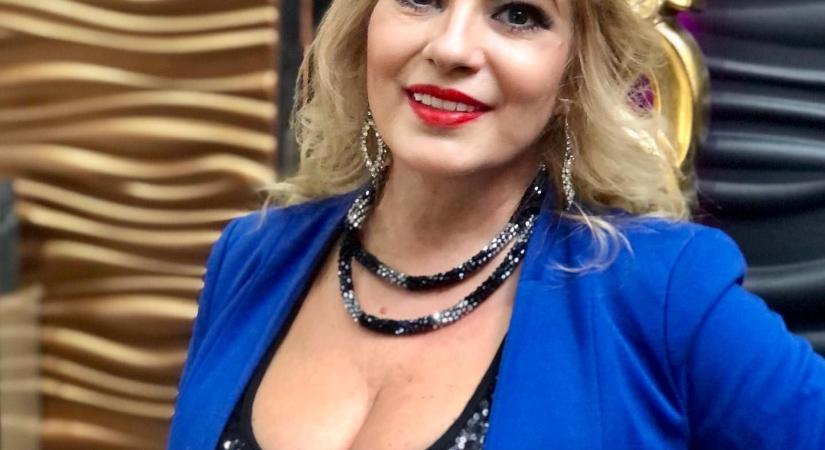 Így sokkol a 66 éves Kiszel Tünde, büntetős bikiniben posztolt