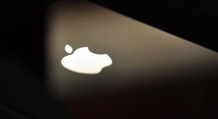 A Samsung nevével jöhet a hajtogathatós iPhone, egy új MacBook és egy merőben szokatlan AirPods is