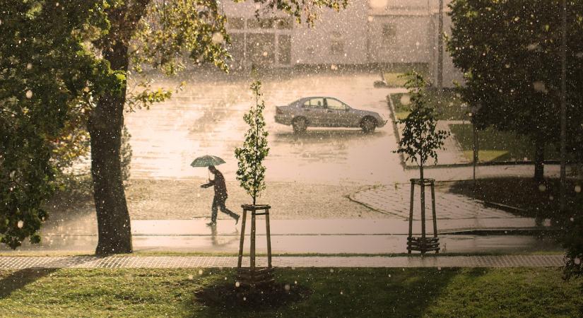 Így jön az eső és a lehűlés – térképes előrejelzés a következő napokra