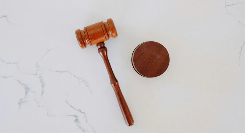 Dührohamában végzett csecsemőjével az anya: Azt hazudta, csak leesett az öléből, de a boncolás mást mutatott