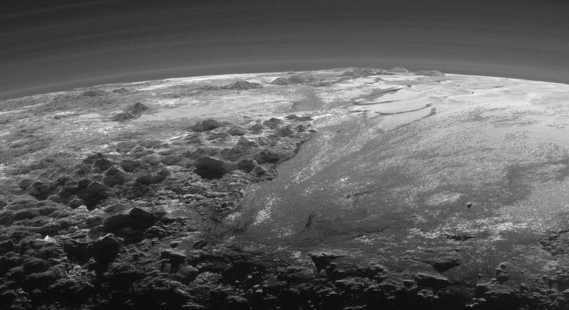 Háromezer méteres jéghegyek a világűr peremén: lenyűgöző felvételek a Plútóról