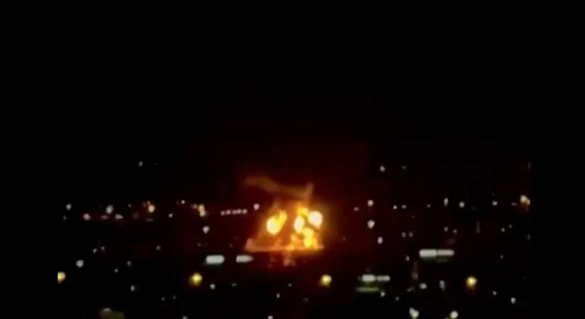 Dróntámadás volt a dubai reptér közelében: felfüggesztették a légi közlekedést