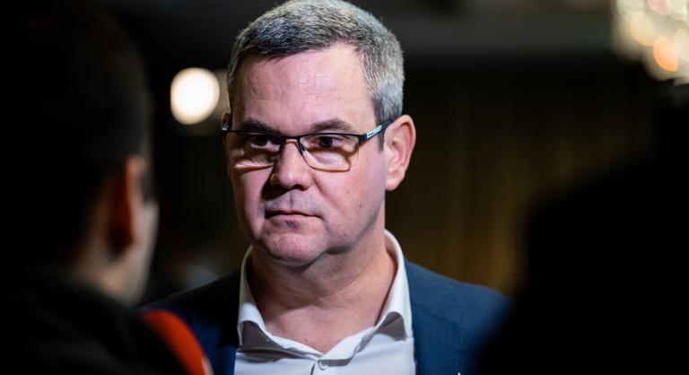 Takács Péter: Látom, a komcsiknak továbbra sem erőssége az irónia