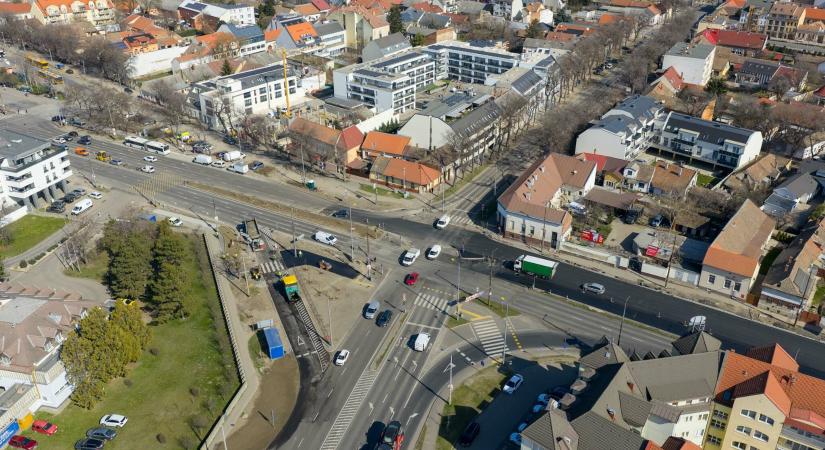 Ütemezetten halad a debreceni Szoboszlói úti csomópont fejlesztése –Júniusban befejeződik a beruházás