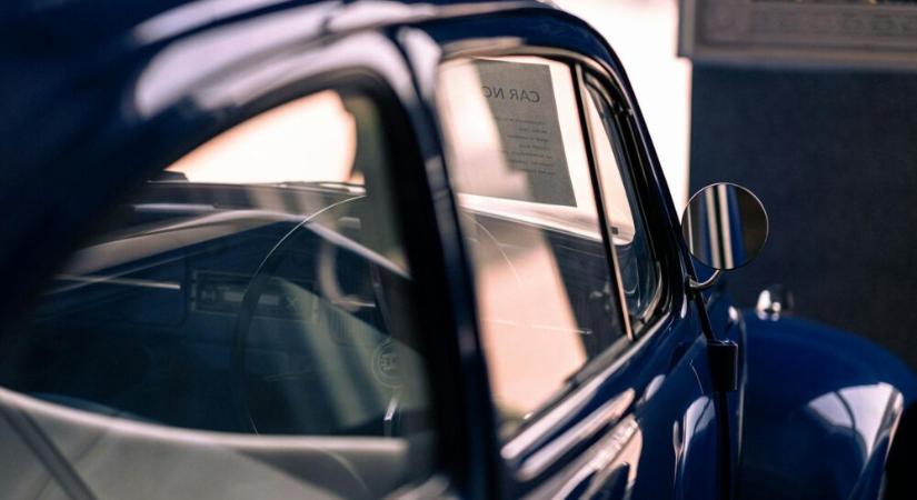 11%-kal csökkent az elektromos autók ára egy év alatt, tovább tolódik a kínálat a középkategóriás autók felé