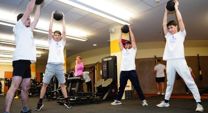 Új fitneszterem a Nyíregyházi Egyetemen–modern kardió- és erősítőgépekkel