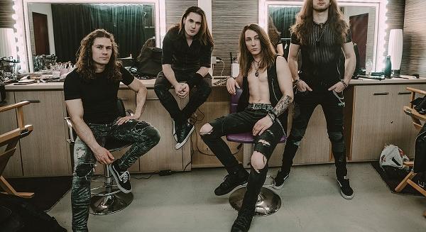 Második albumát is bemutatja Budapesten Dino Jelusick zenekara