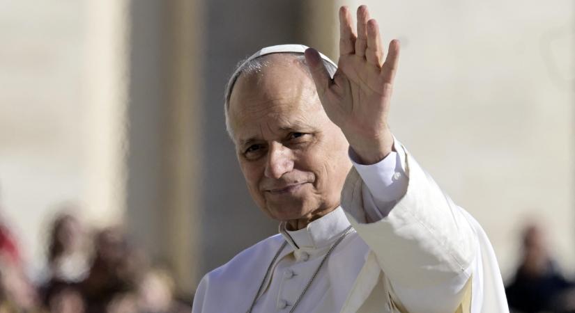 XIV. Leó beköltözik a pápai lakosztályba