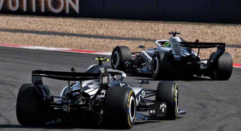 Perez elnézést kért Bottastól a sanghaji ütközés után: „Teljesen az én hibám volt”