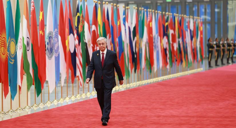 Kazahsztánban is megünnepelték vasárnap a demokráciát, a szavazók több mint 85 százaléka támogatta az új alkotmányt