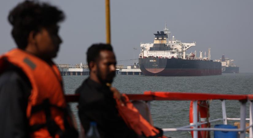 Az olajon túl: 10 árucikk, amely eltűnhet a piacról, ha teljesen leáll a Hormuzi-szoros