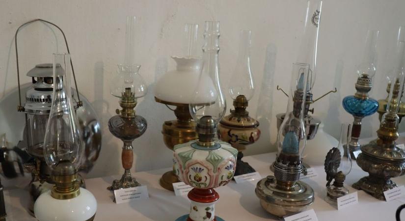 Több ezer régi lámpa gyullad ki Szegeden, különleges kiállítás érkezik a városba