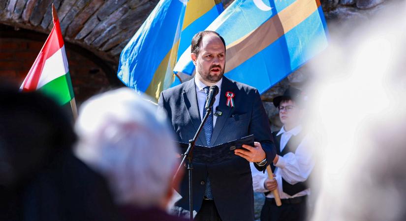 Nacsa Lőrinc: el a kezekkel a külhoni magyaroktól!