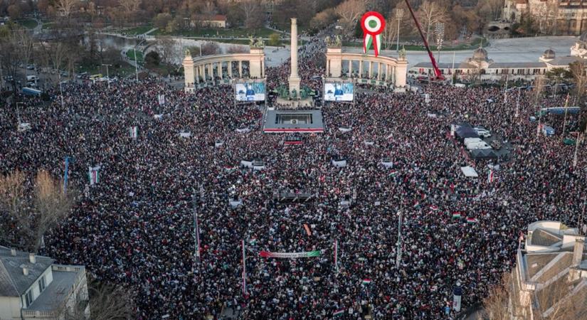 Videón a Tisza Párt mindent elsöprő áradása, Magyar Péter szerint eljött a vég