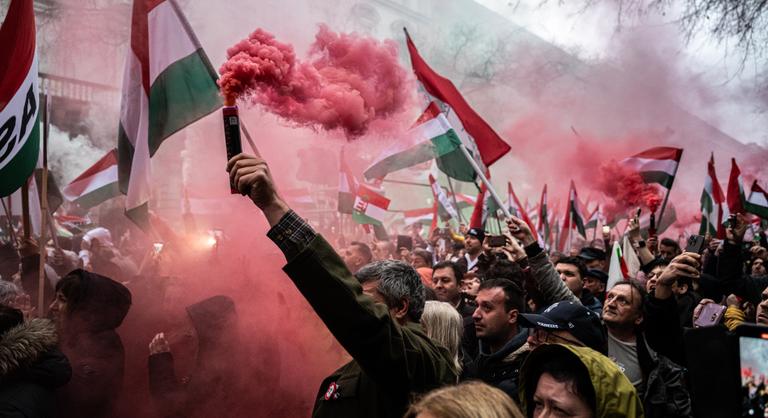 Itt a Fidesz és a Tisza legnagyobb erőpróbája a választás előtt, káosz jön Budapesten