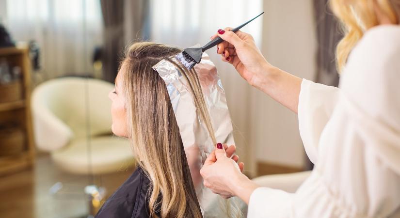 Ezek a biztos jelei, hogy hajszínt kellene váltanod