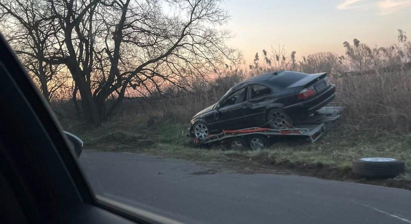 Utánfutót hagytak el Nyírbátor és Kállósemjén között – autó is volt rajta