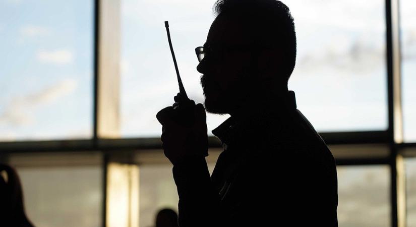 10 rendőrt gyanúsítottak a győri rendőrkapitány vesztegetési ügyében