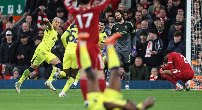 „Menthetetlenül szánalmas teljesítmény” – szétszedi a sajtó a Liverpoolt az újabb botlás után