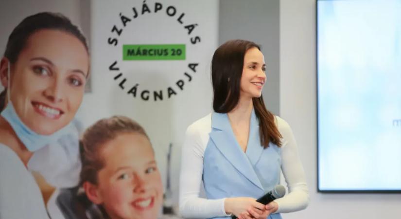 A magyarok fele vérző ínnyel él – ezen is segíthet a helyes rutin