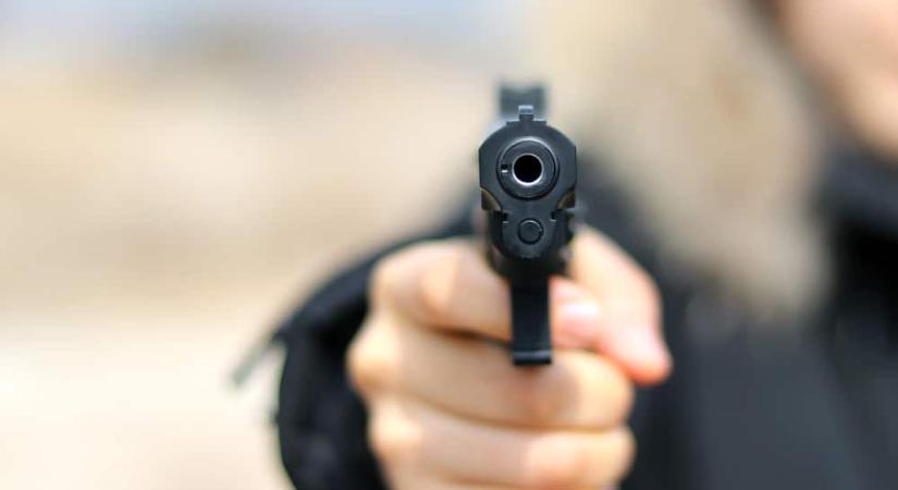 Igazoltatásból vérfürdő: két rendőr halt meg a lövöldözésben – a gyilkossal is végeztek