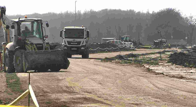 Három kilométeren két sávra szűkült a debreceni északi elkerülő út
