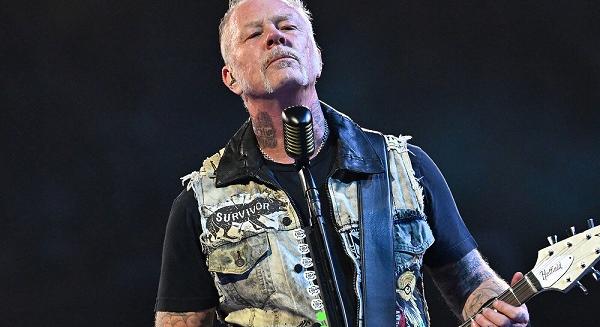 Búvárkodós közben kérte meg barátnője kezét James Hetfield, a Metallica frontembere (fotó)