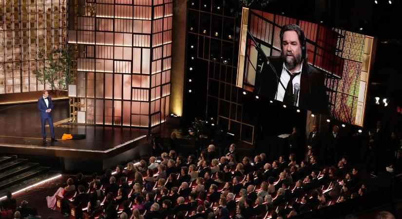 Megfagyott a levegő az Oscar díjátadón, élő adásban beszélt olyan dologról az est házigazdája, amiről senkinek sem szabadott volna